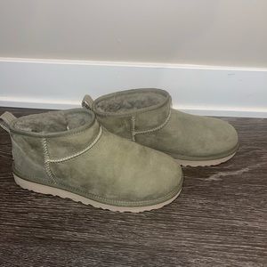Ultra Mini Uggs *Olive Green*